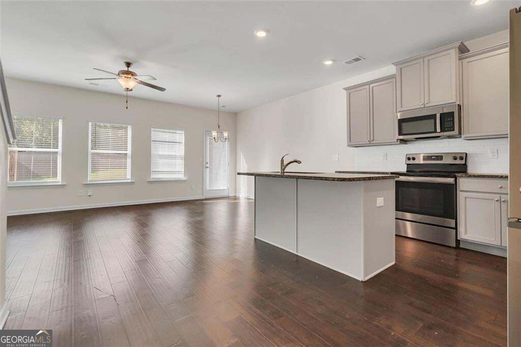 3470 Lakeview Creek Property Photo 21