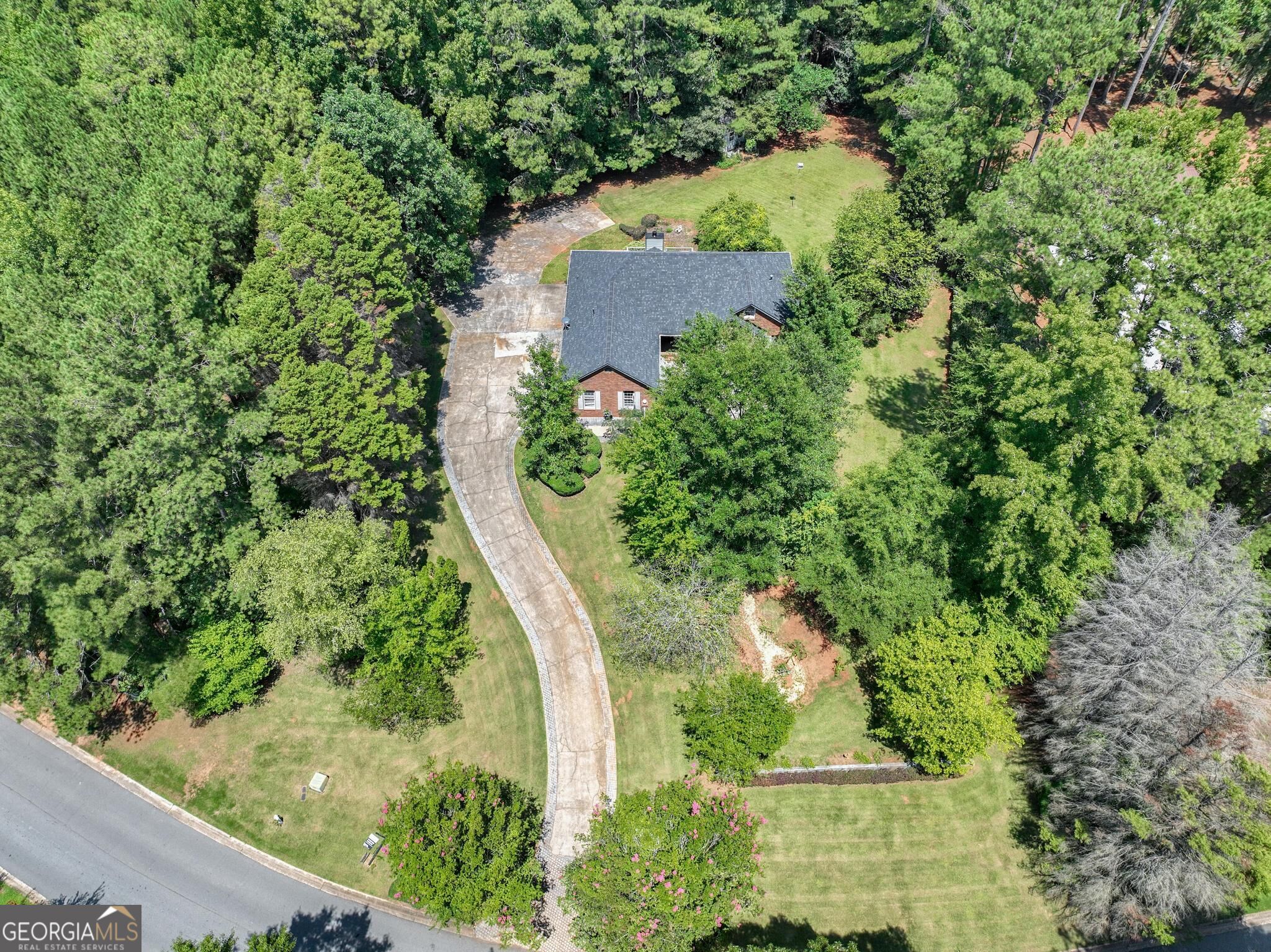 100 Ridgemont Drive Property Photo 1