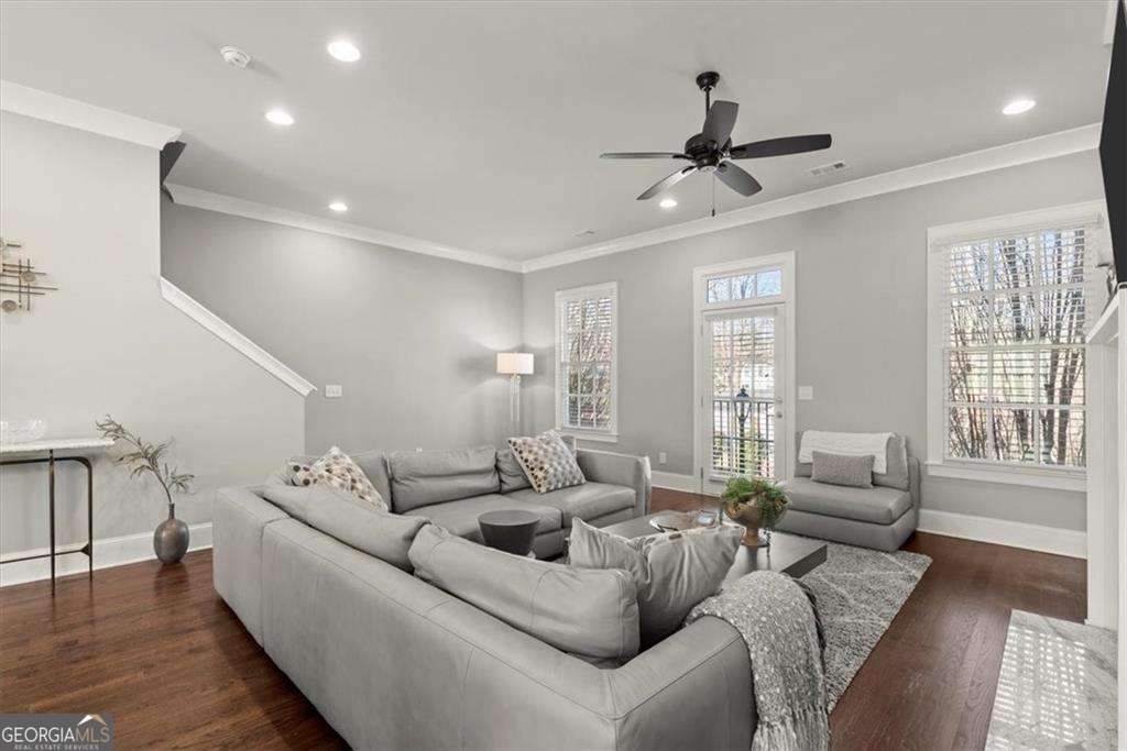 160 Clover Court Property Photo 2