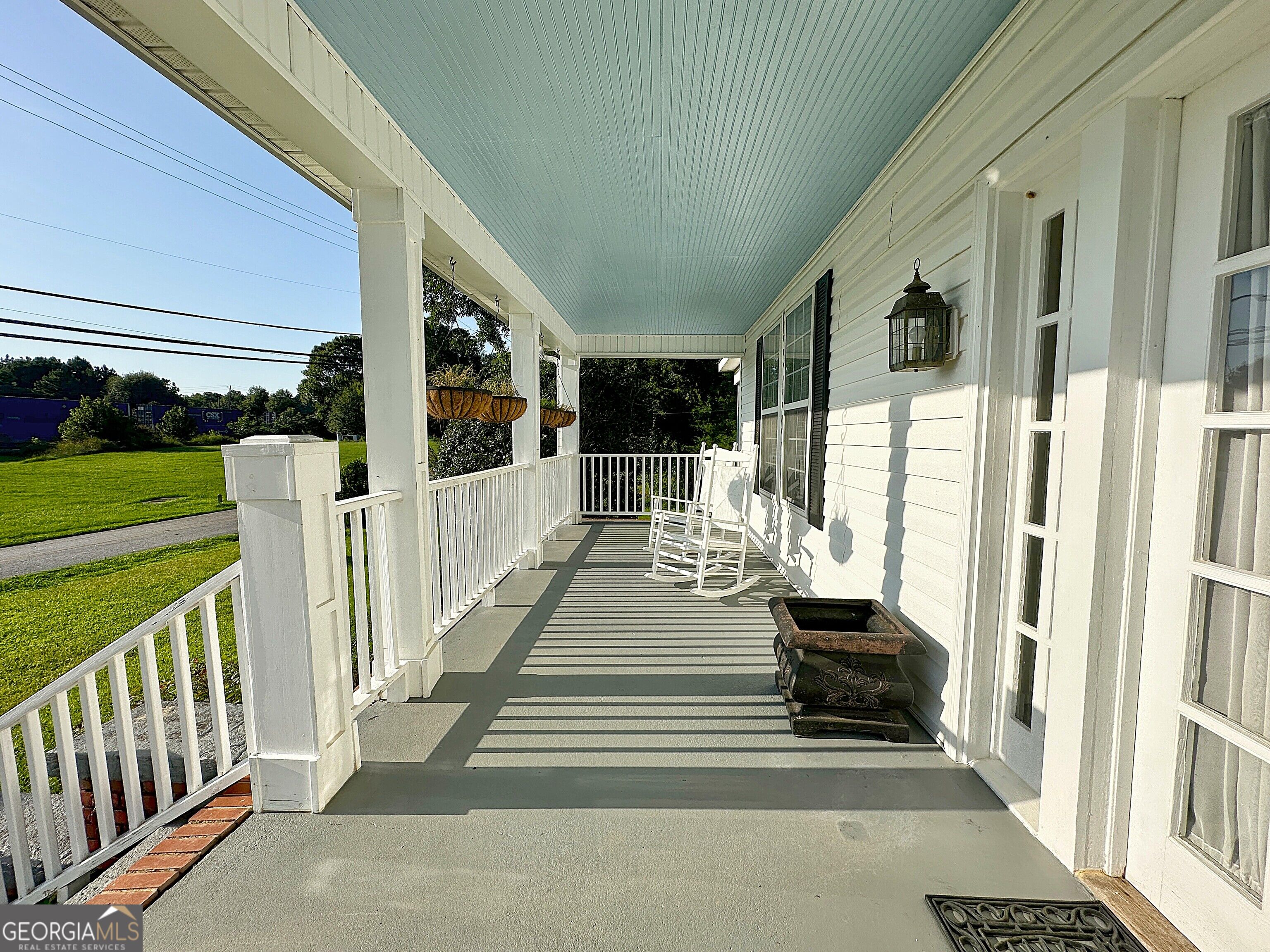 207 College Street Property Photo 4