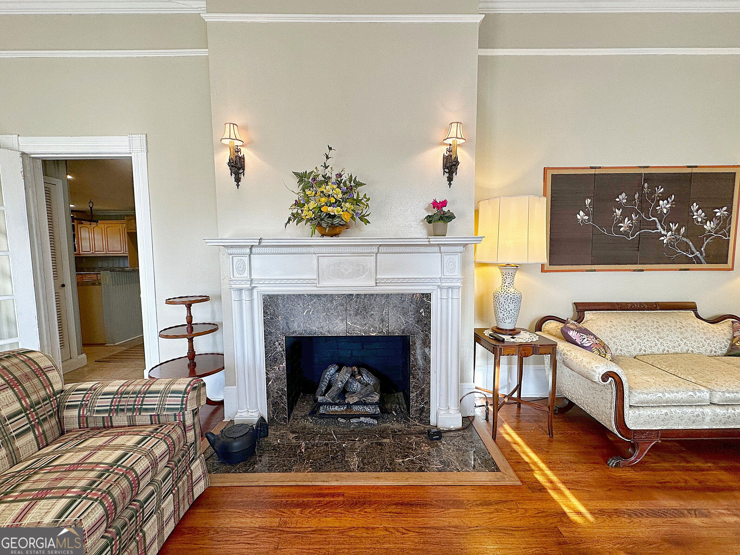 207 College Street Property Photo 8