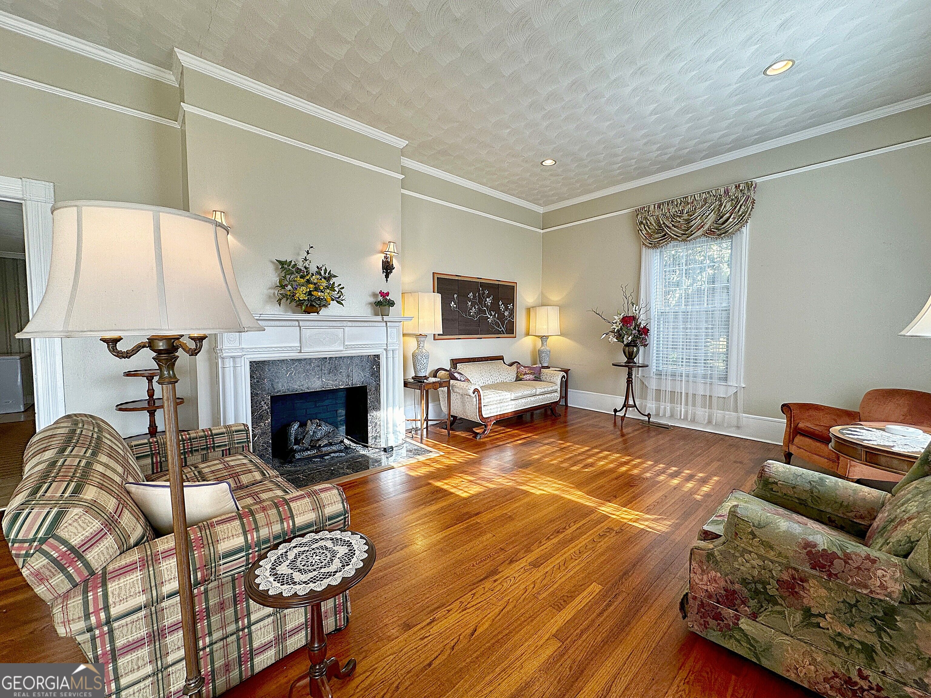 207 College Street Property Photo 9