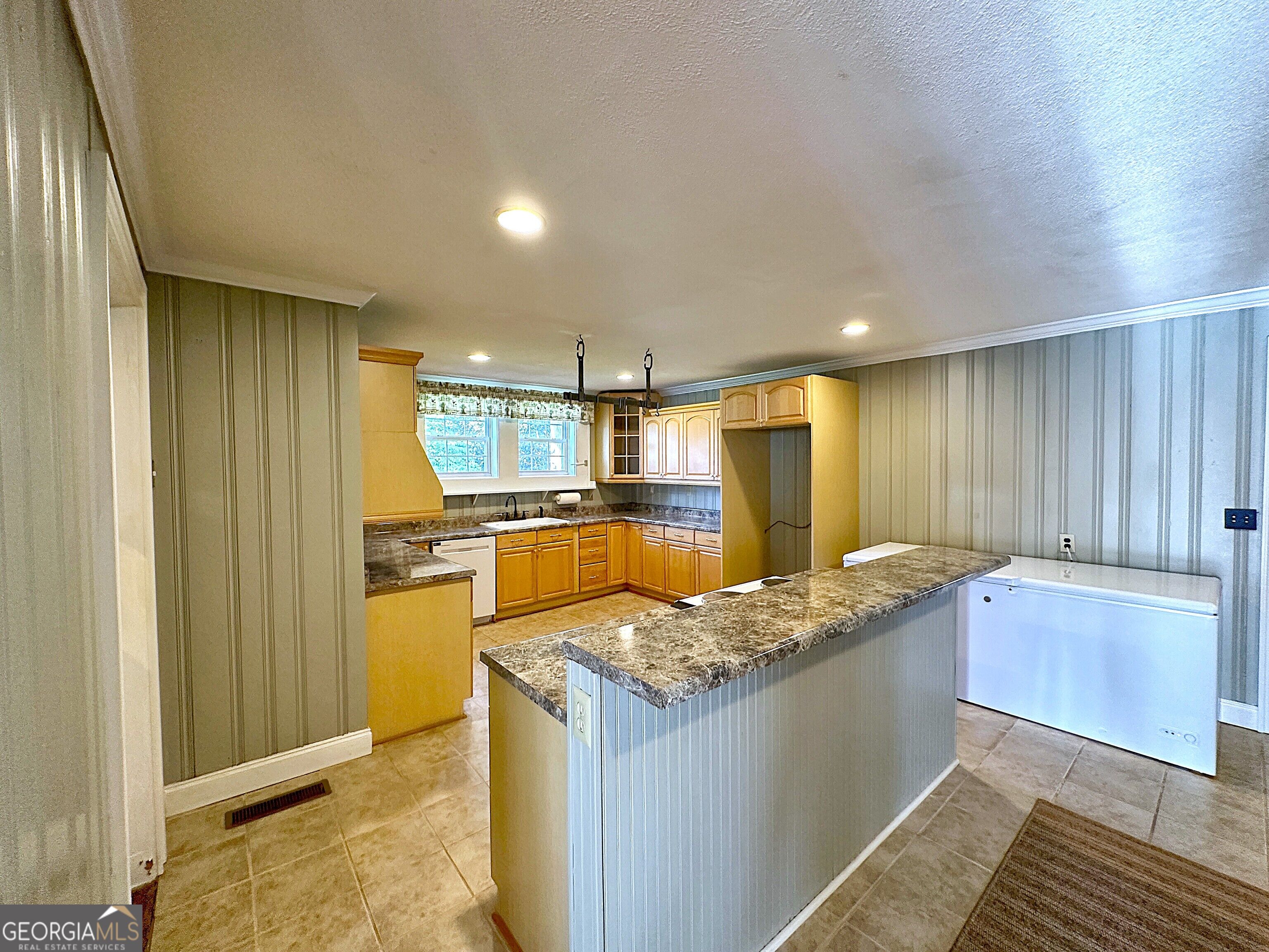 207 College Street Property Photo 19