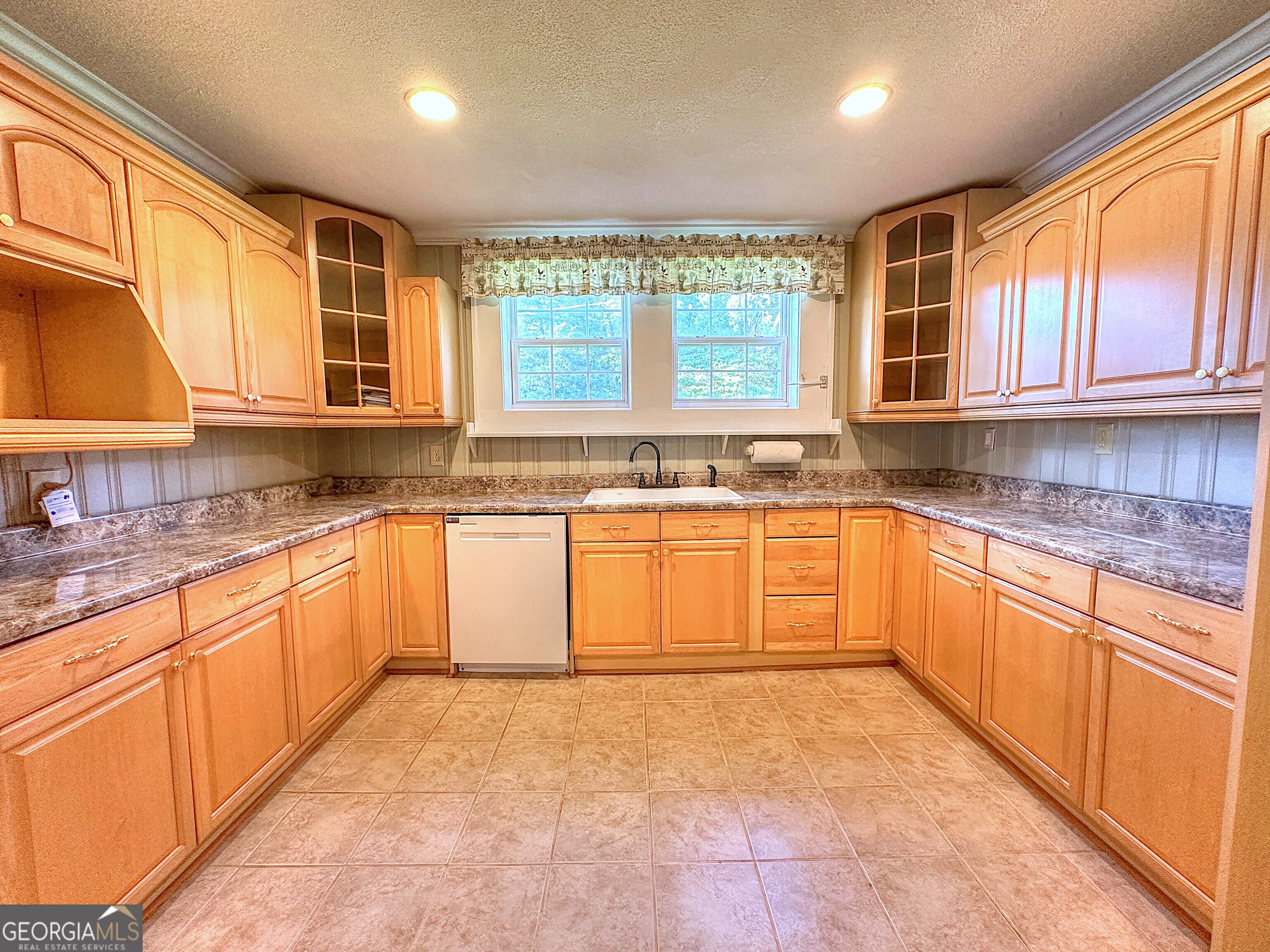 207 College Street Property Photo 21