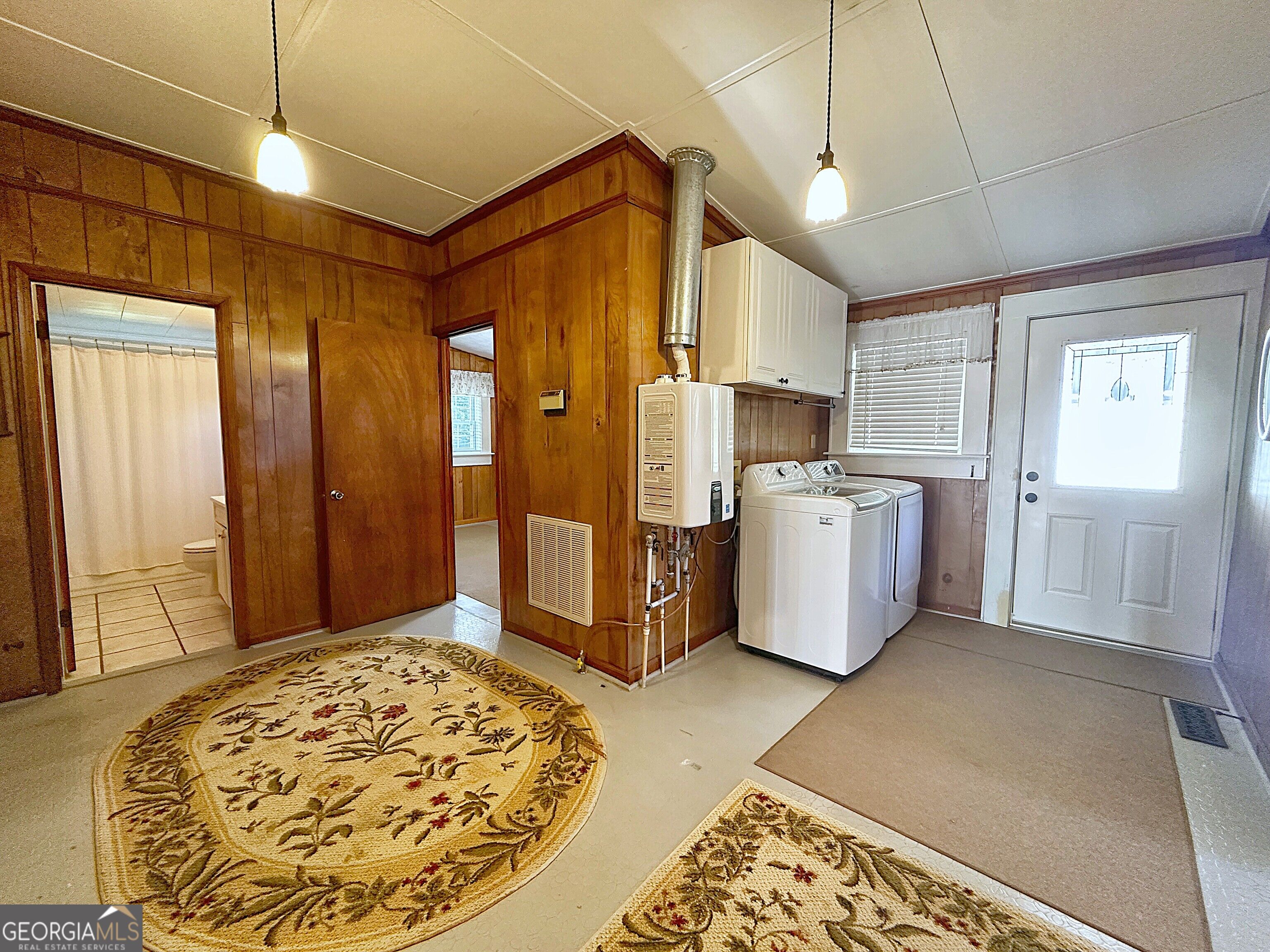 207 College Street Property Photo 33