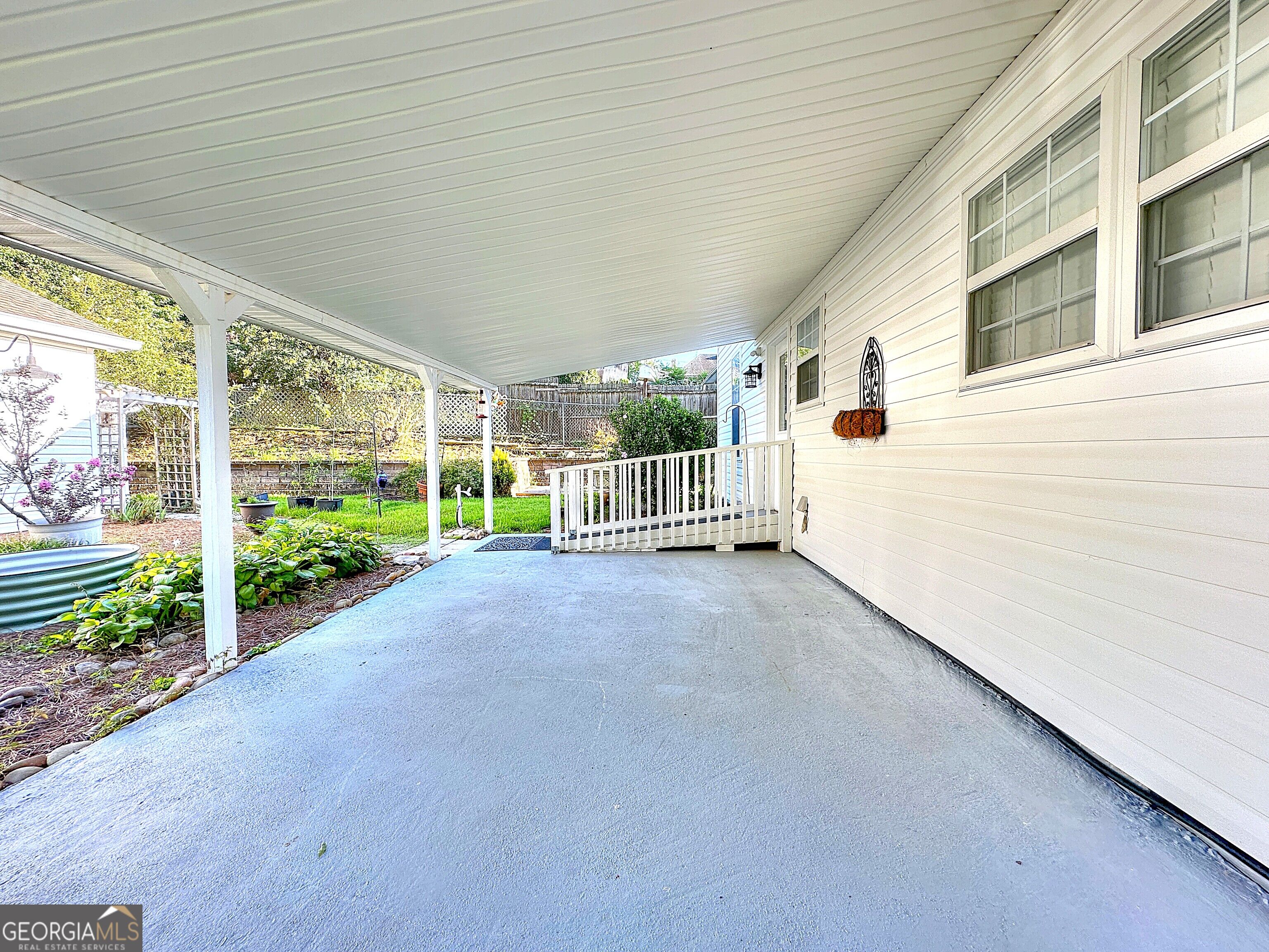 207 College Street Property Photo 35