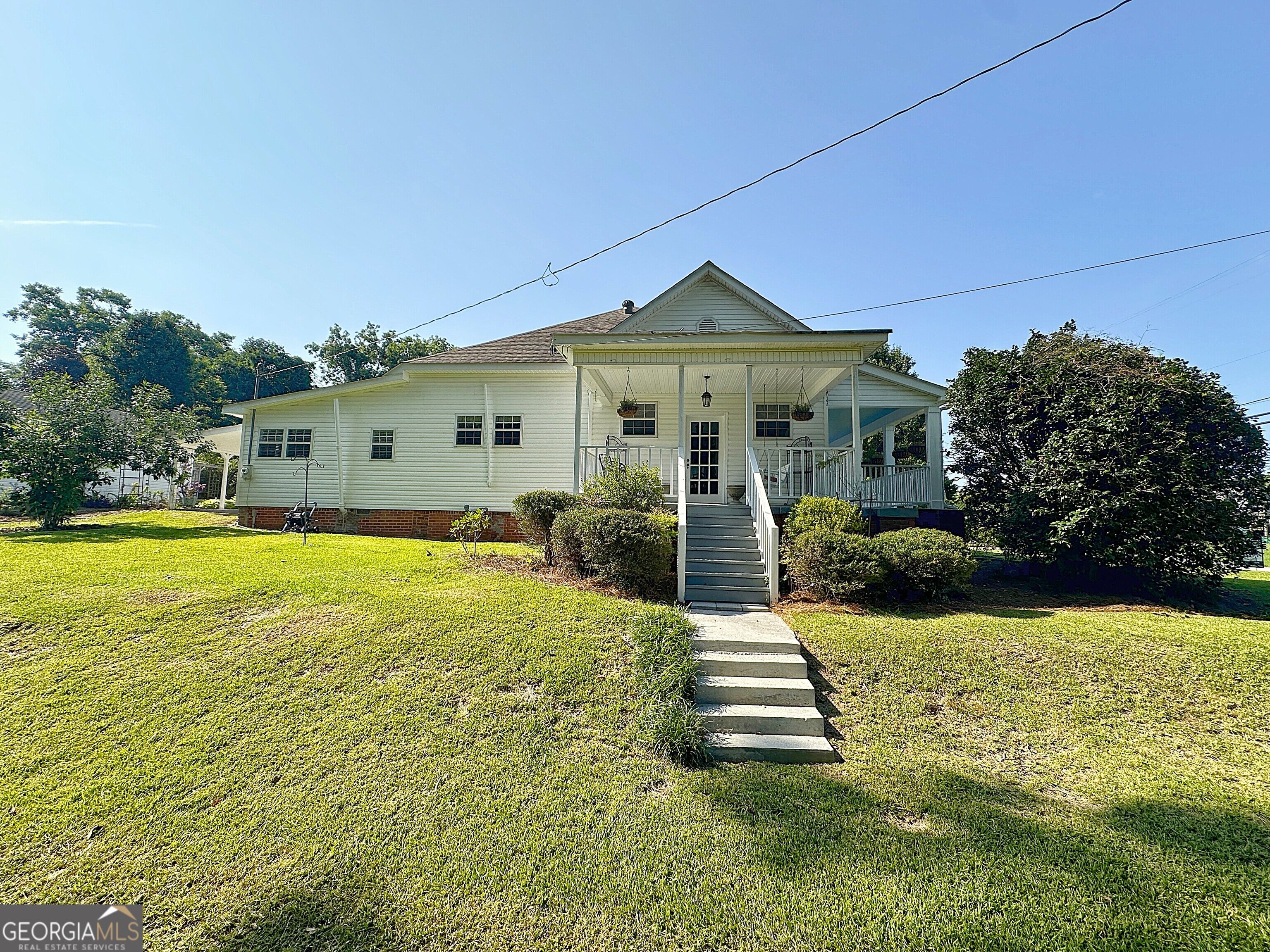 207 College Street Property Photo 40