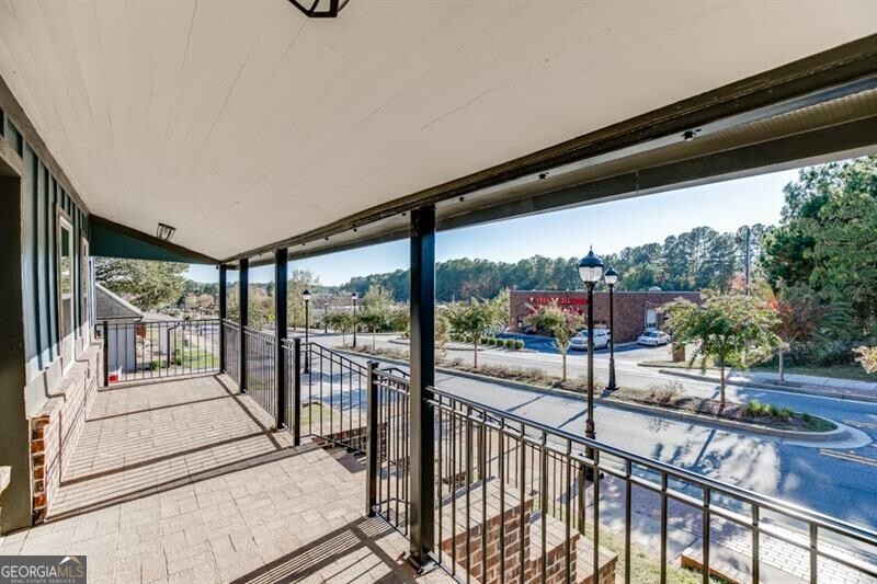 4615 S Lee Street Property Photo 4