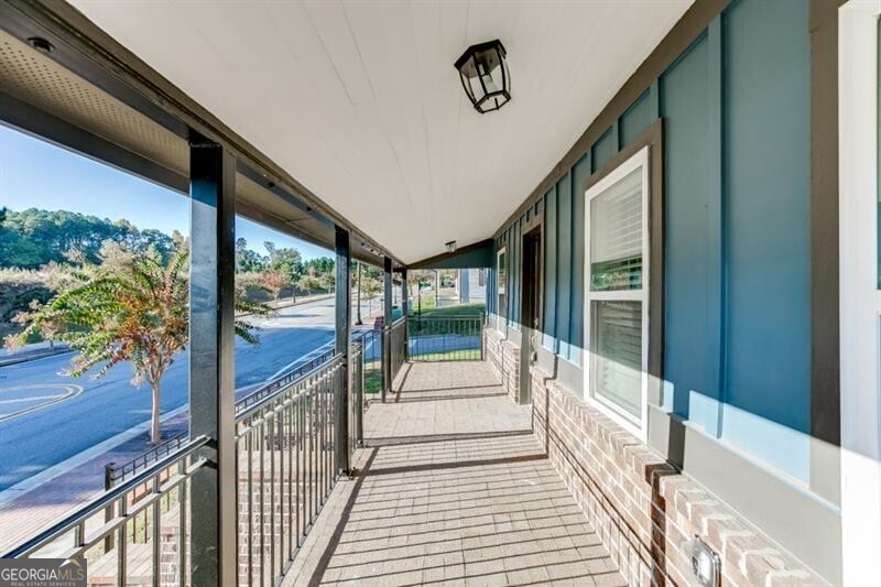 4615 S Lee Street Property Photo 5