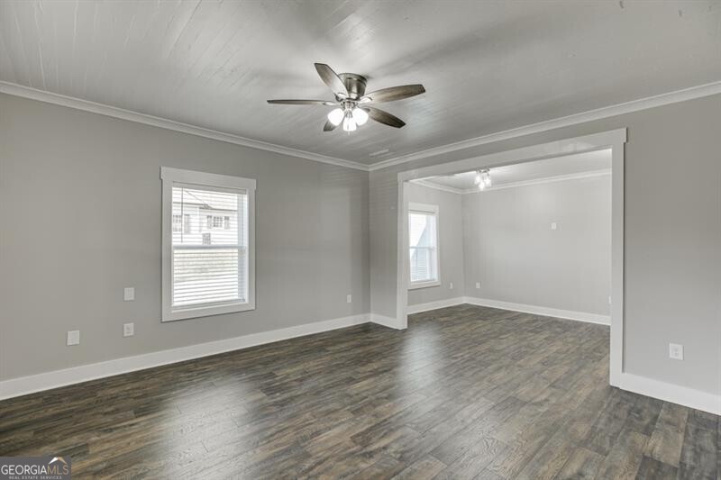 4615 S Lee Street Property Photo 7