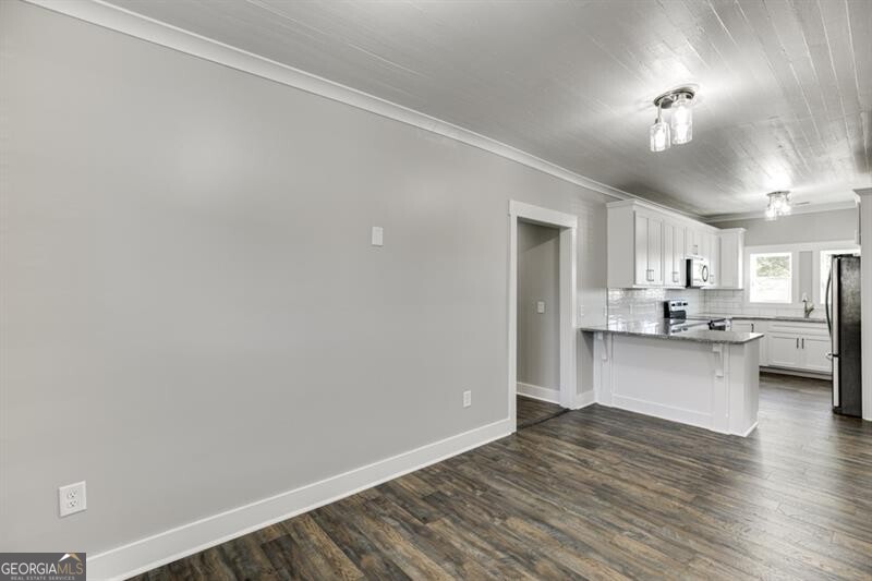 4615 S Lee Street Property Photo 12