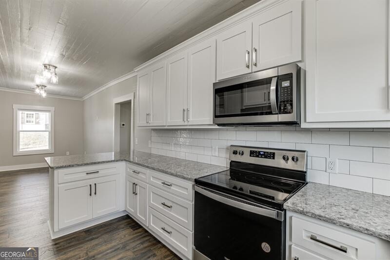 4615 S Lee Street Property Photo 18