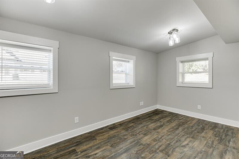 4615 S Lee Street Property Photo 28
