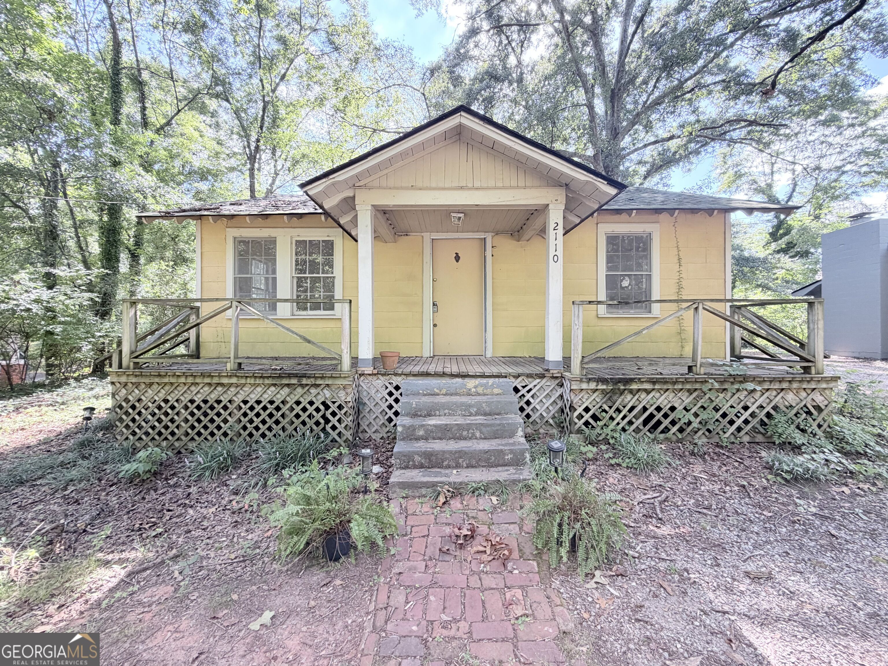 2110 S Lumpkin Street Property Photo 1