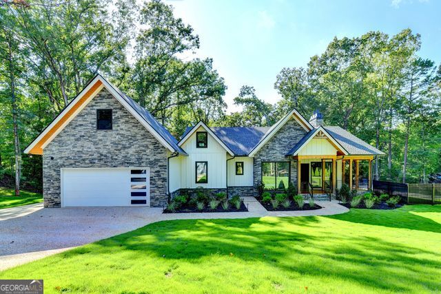 3933 Skyline Drive Property Photo 2