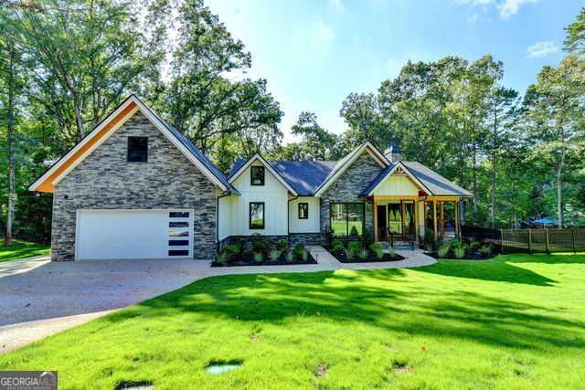 3933 Skyline Drive Property Photo 3