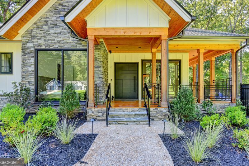 3933 Skyline Drive Property Photo 6