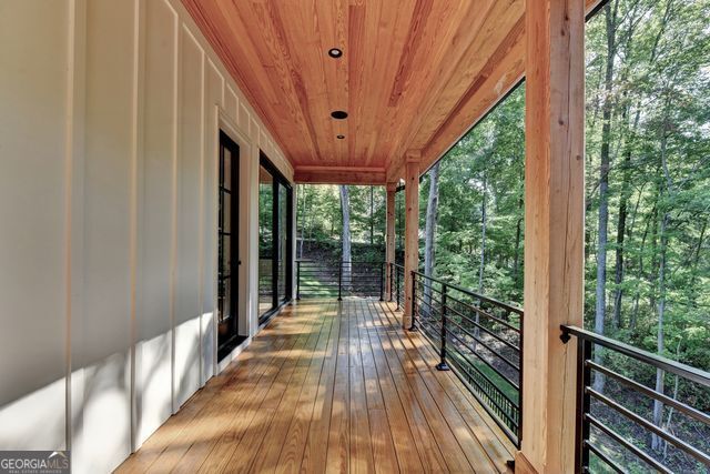 3933 Skyline Drive Property Photo 11
