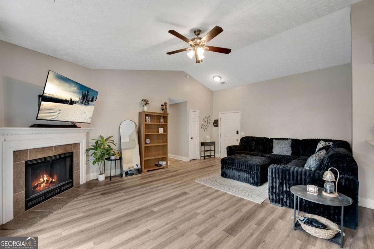 217 Crestworth Crossing Property Photo 2