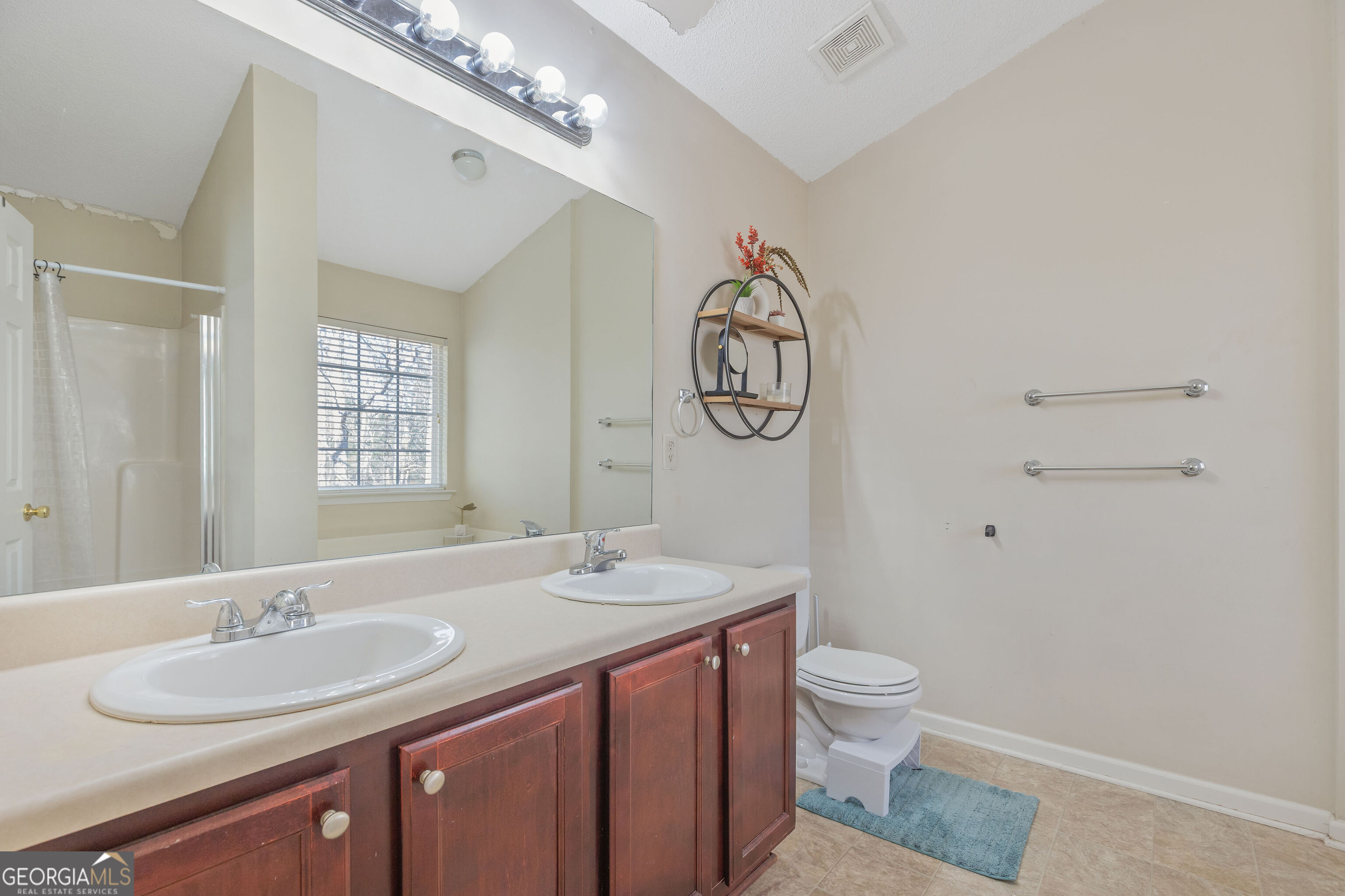 7766 Carnegie Drive Property Photo 9