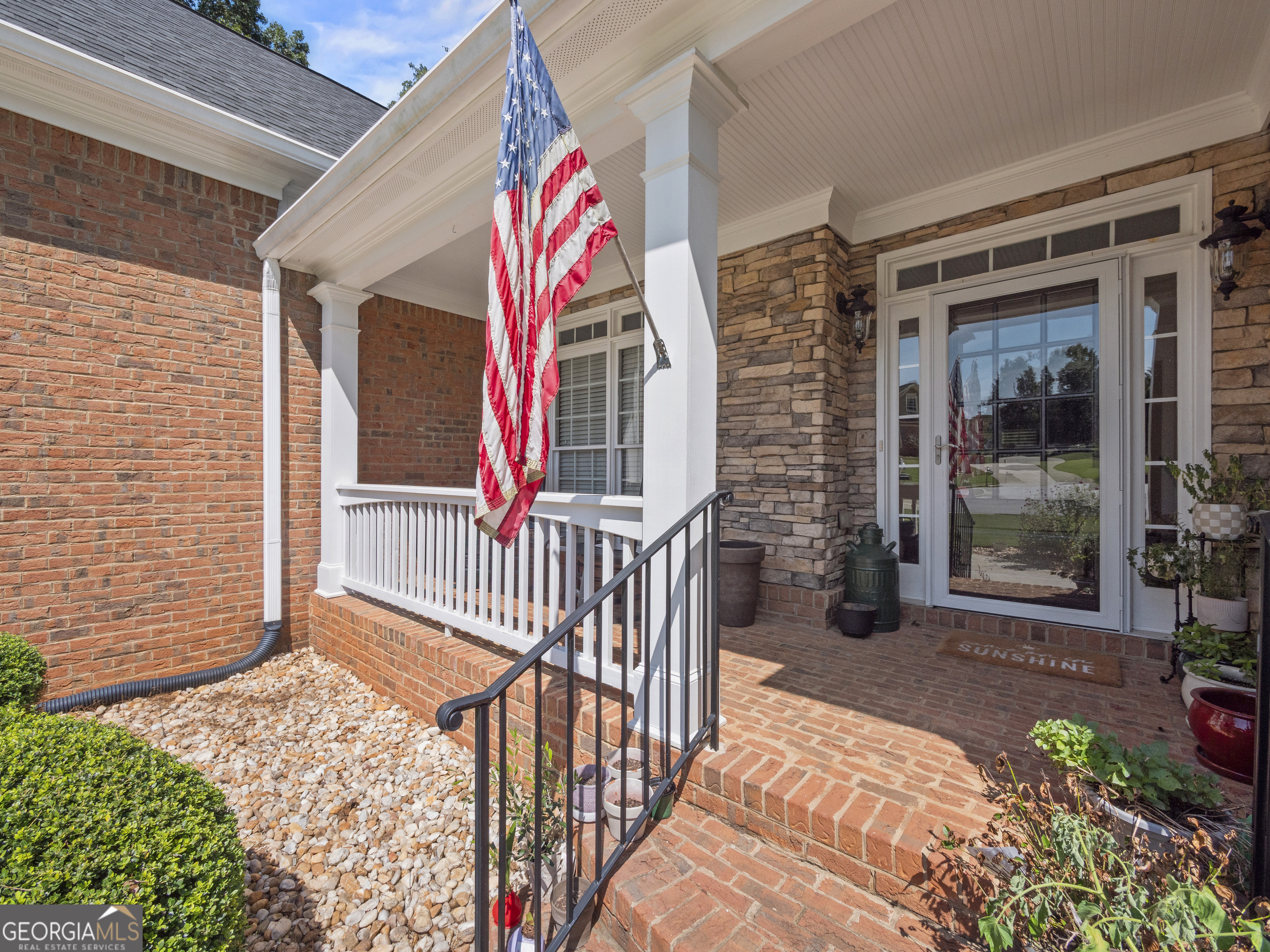 100 Cole Point Property Photo 5