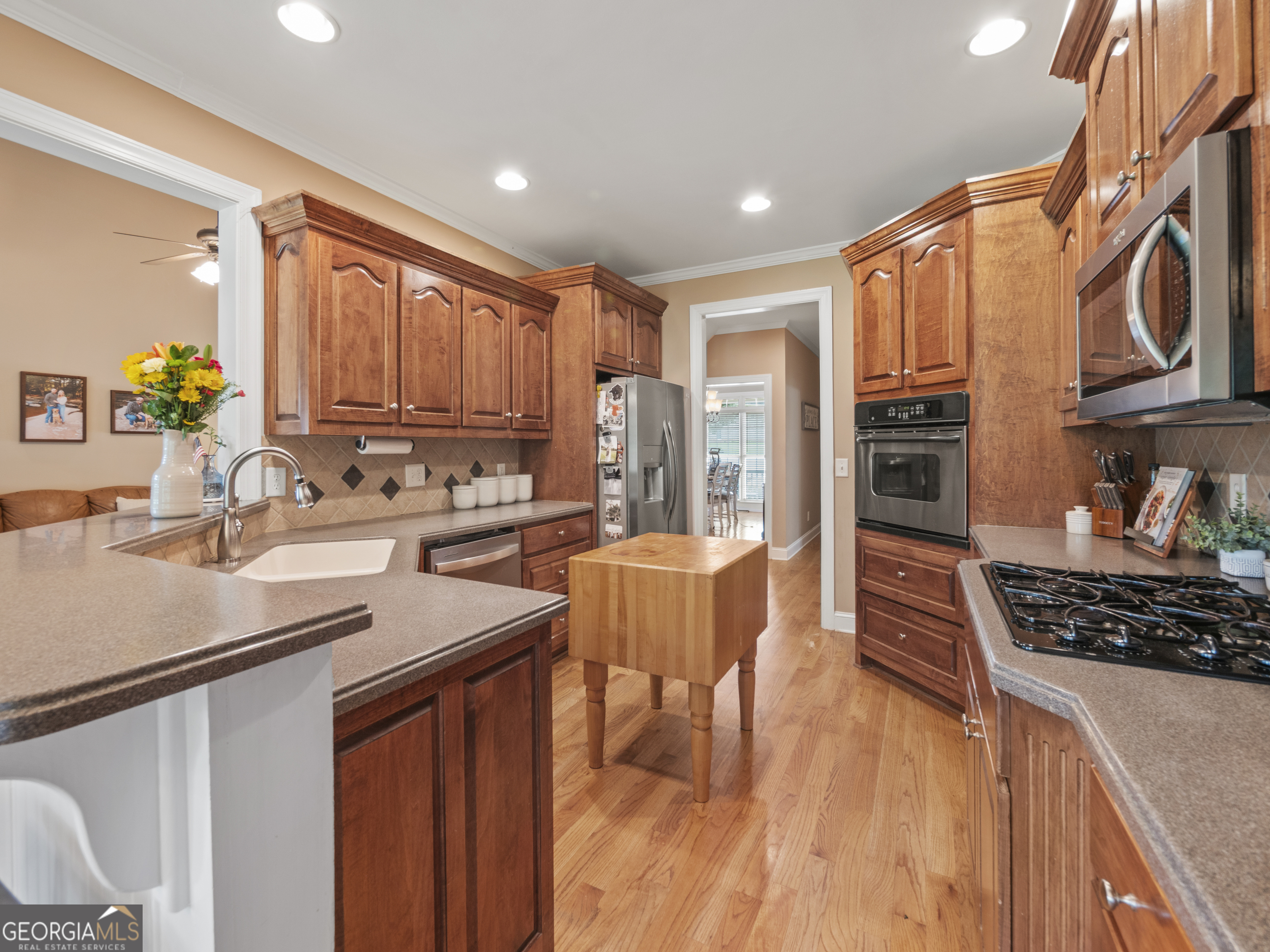 100 Cole Point Property Photo 12