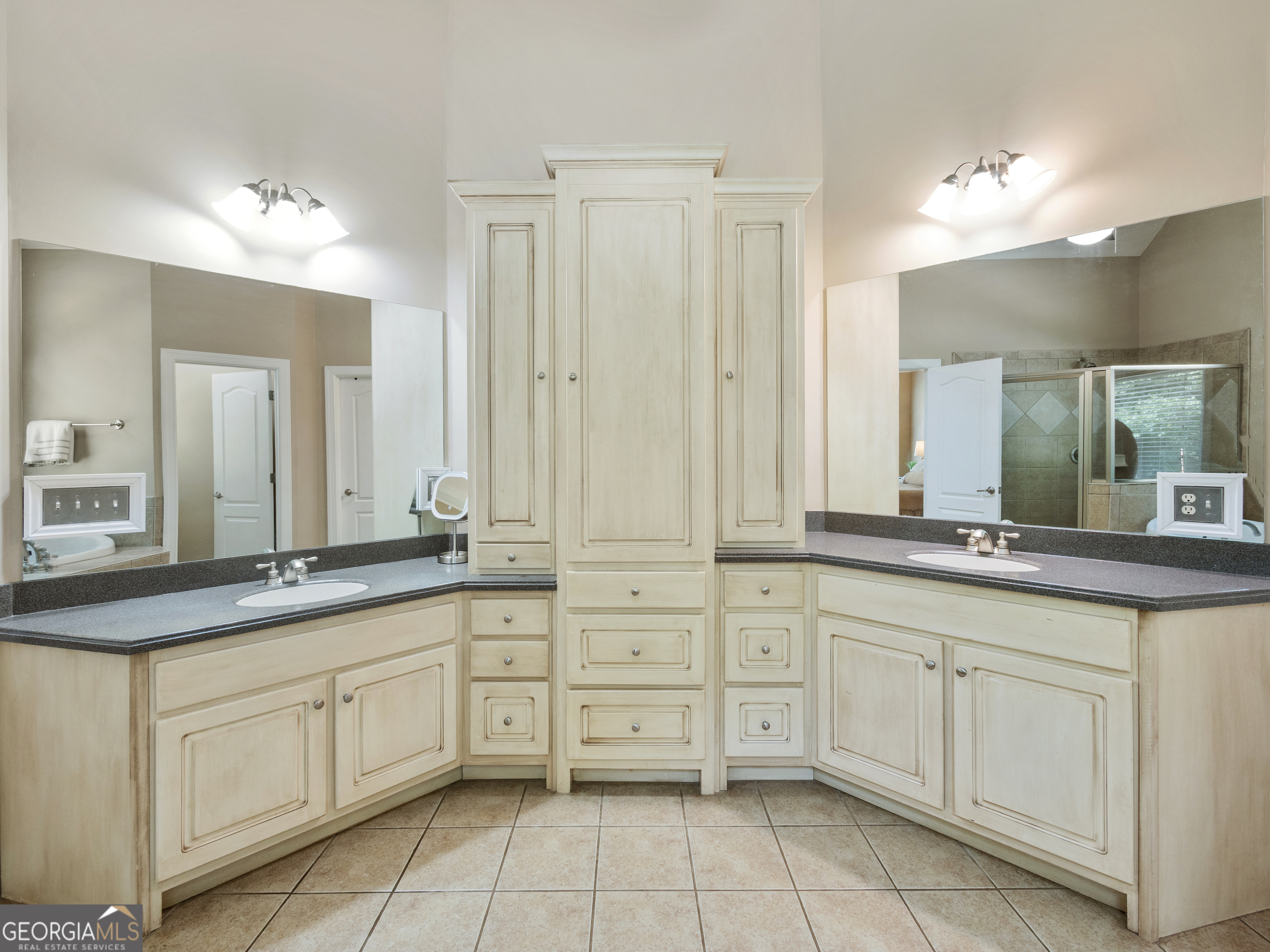 100 Cole Point Property Photo 16