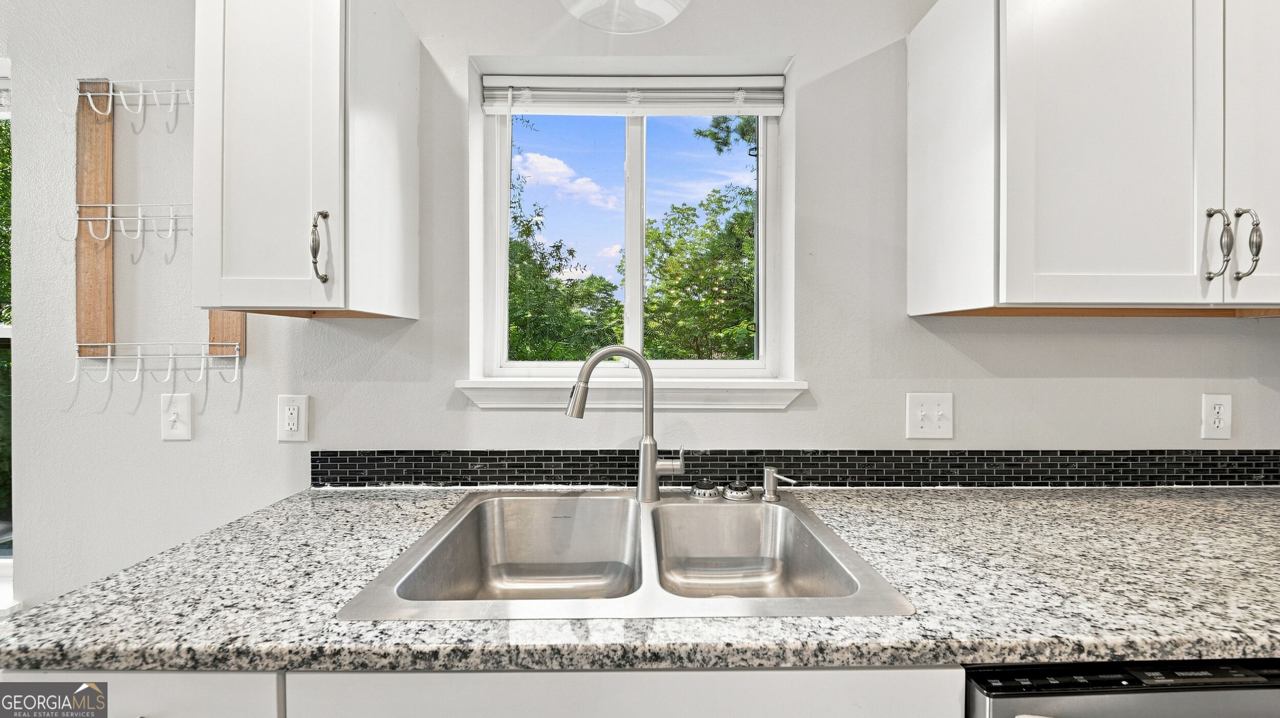 443 Poplar Street Property Photo 10