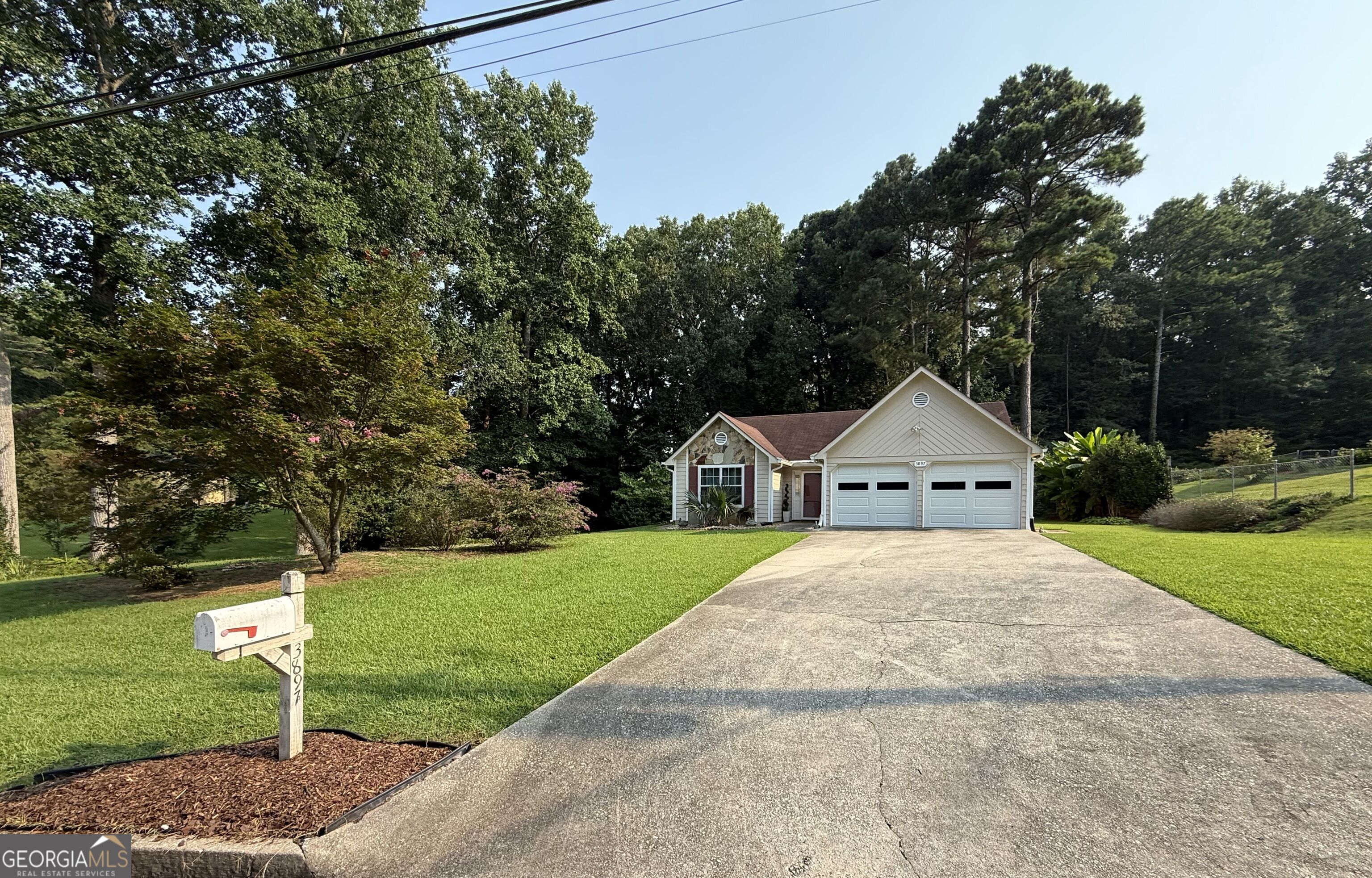 3897 Saddlecreek Drive Property Photo 1