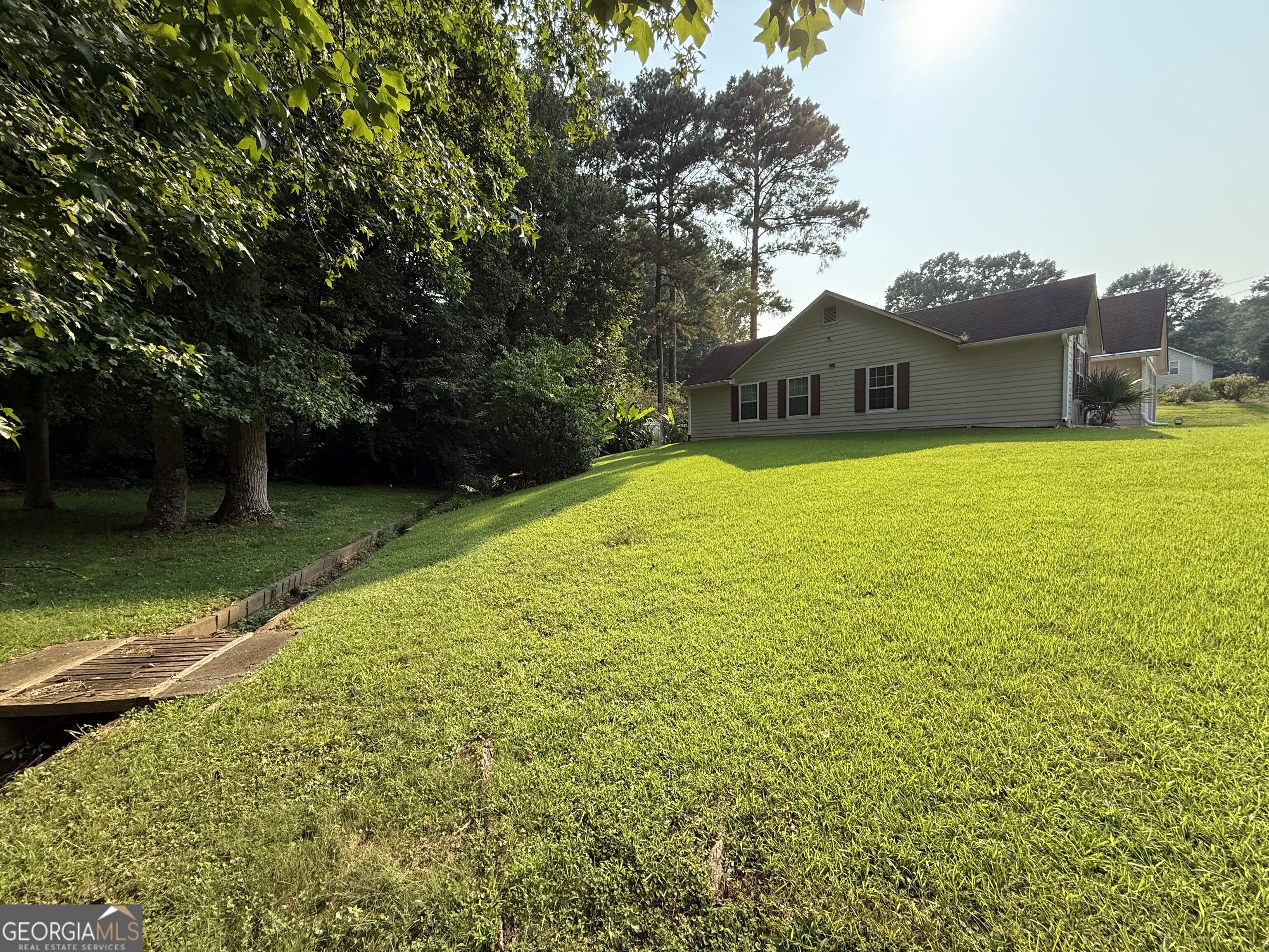 3897 Saddlecreek Drive Property Photo 8