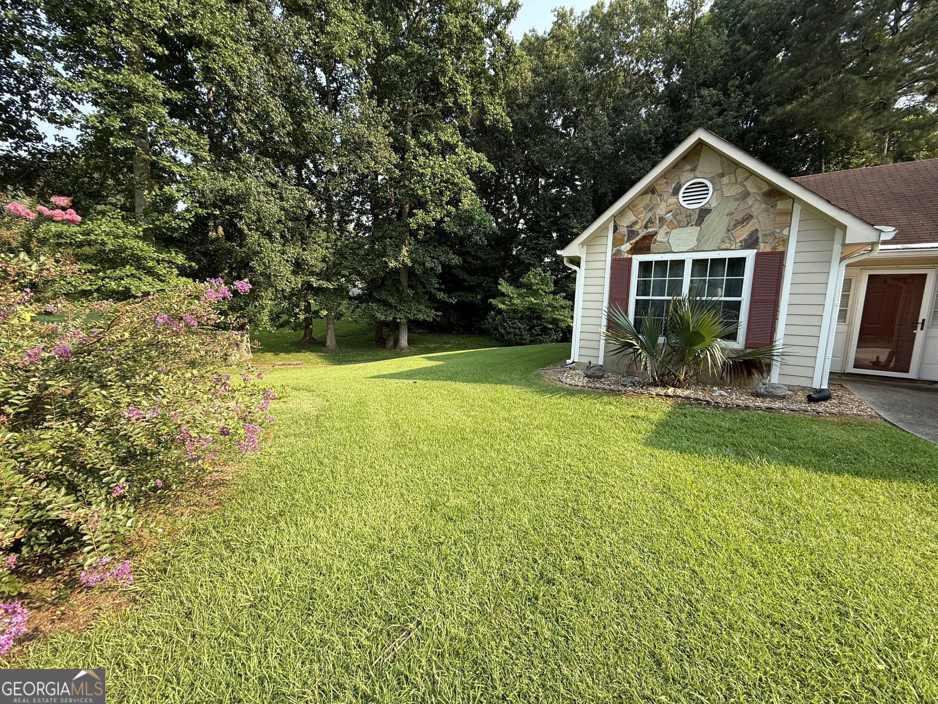 3897 Saddlecreek Drive Property Photo 9