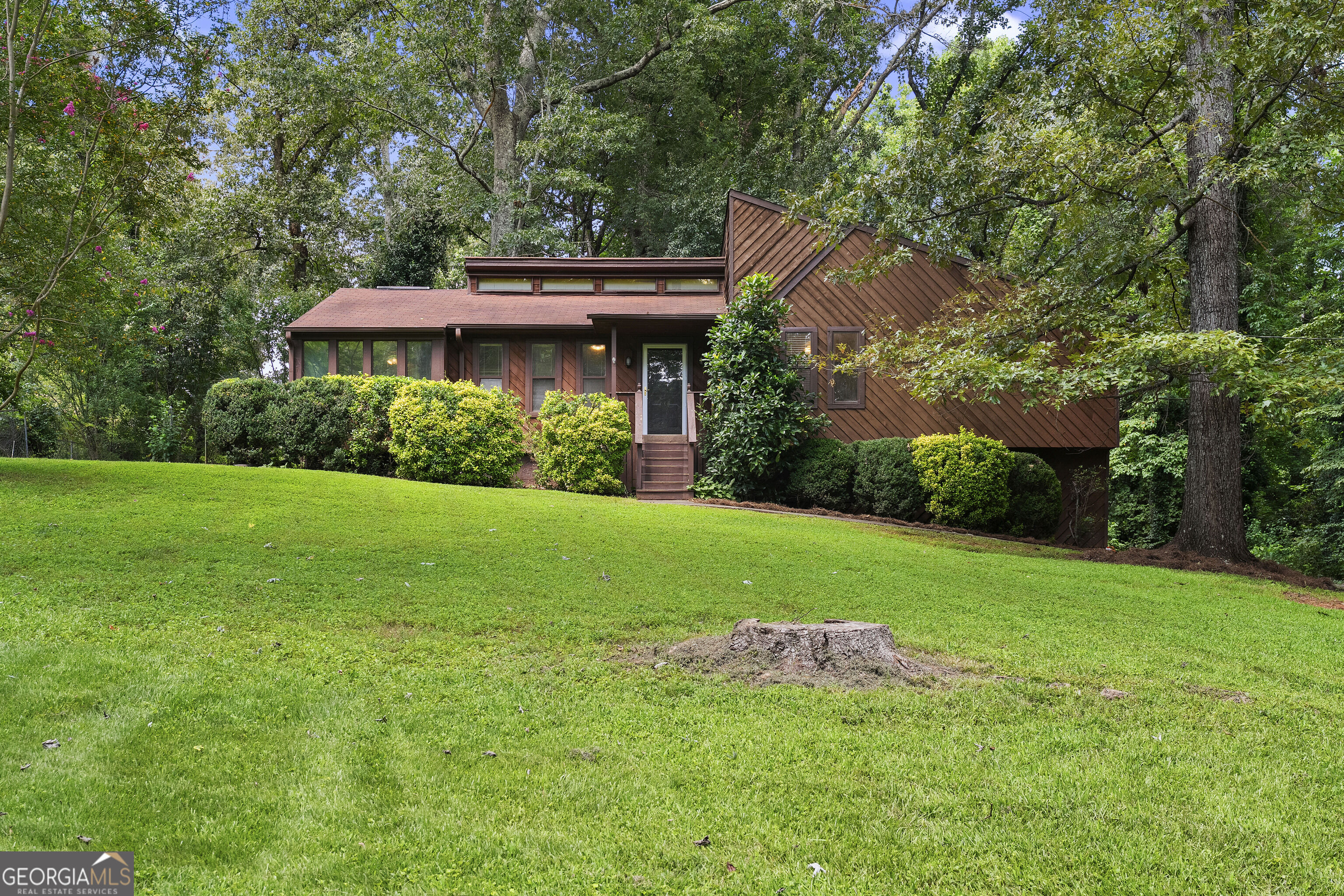 2656 Royal Oak Court Property Photo 2