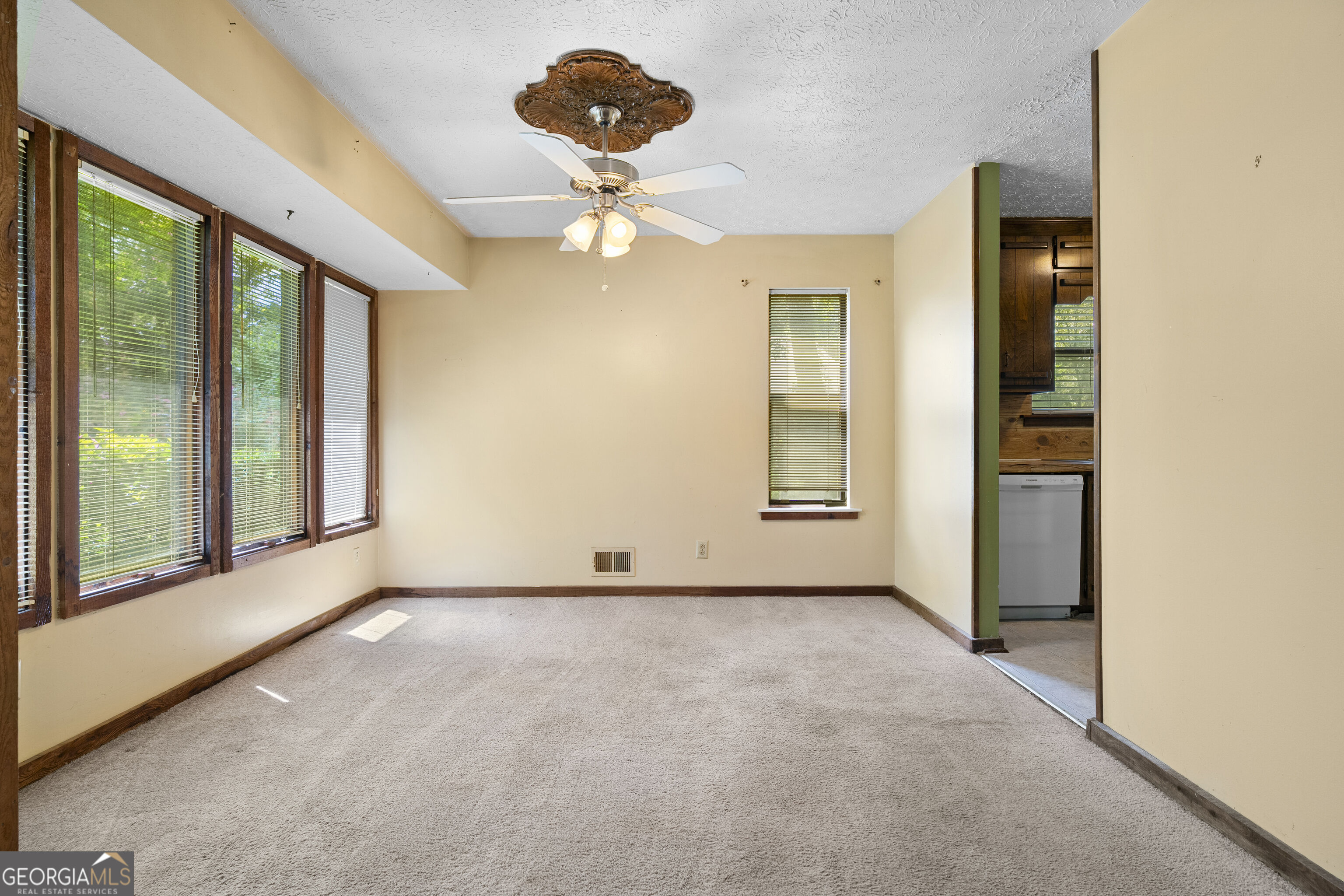 2656 Royal Oak Court Property Photo 6