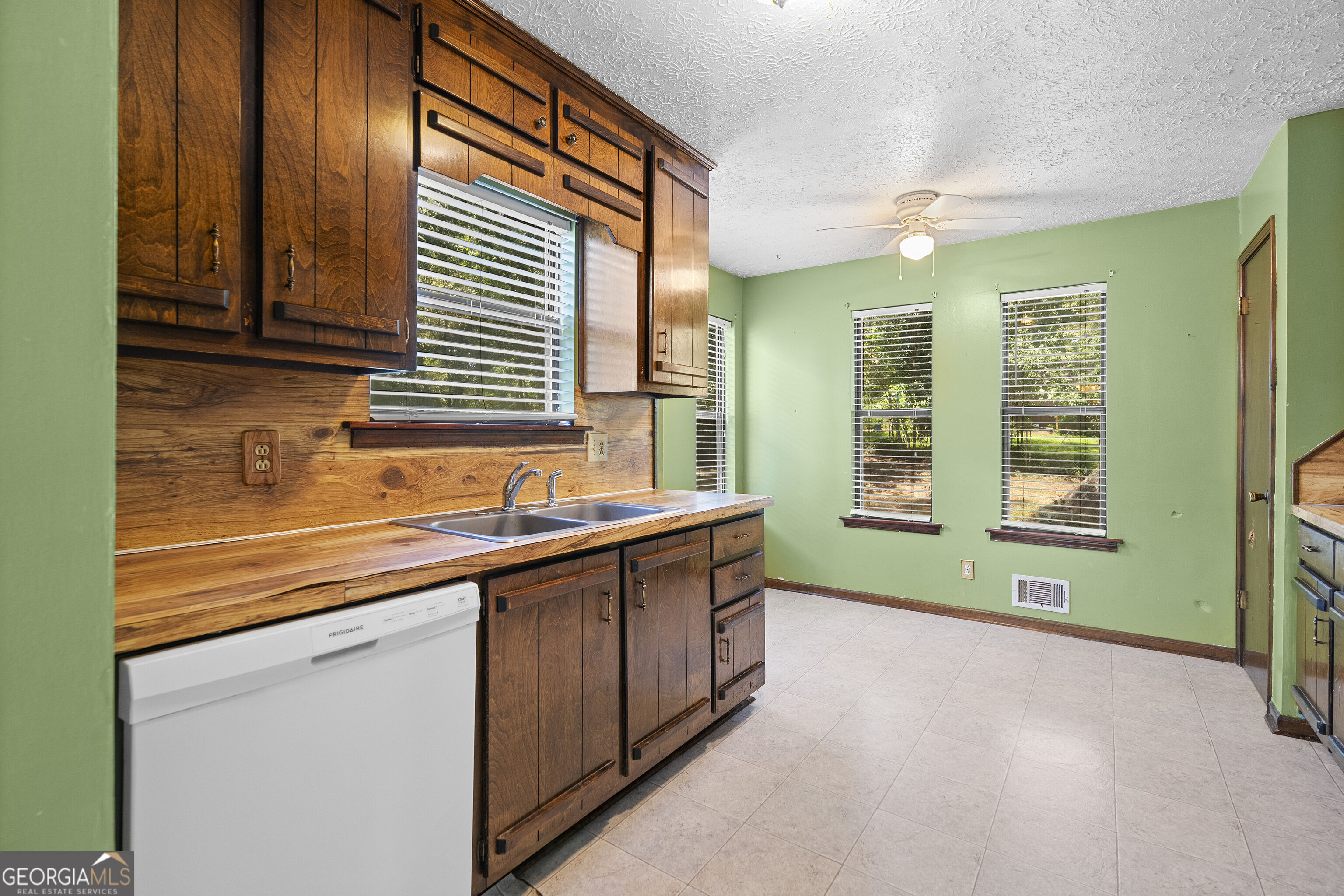 2656 Royal Oak Court Property Photo 9