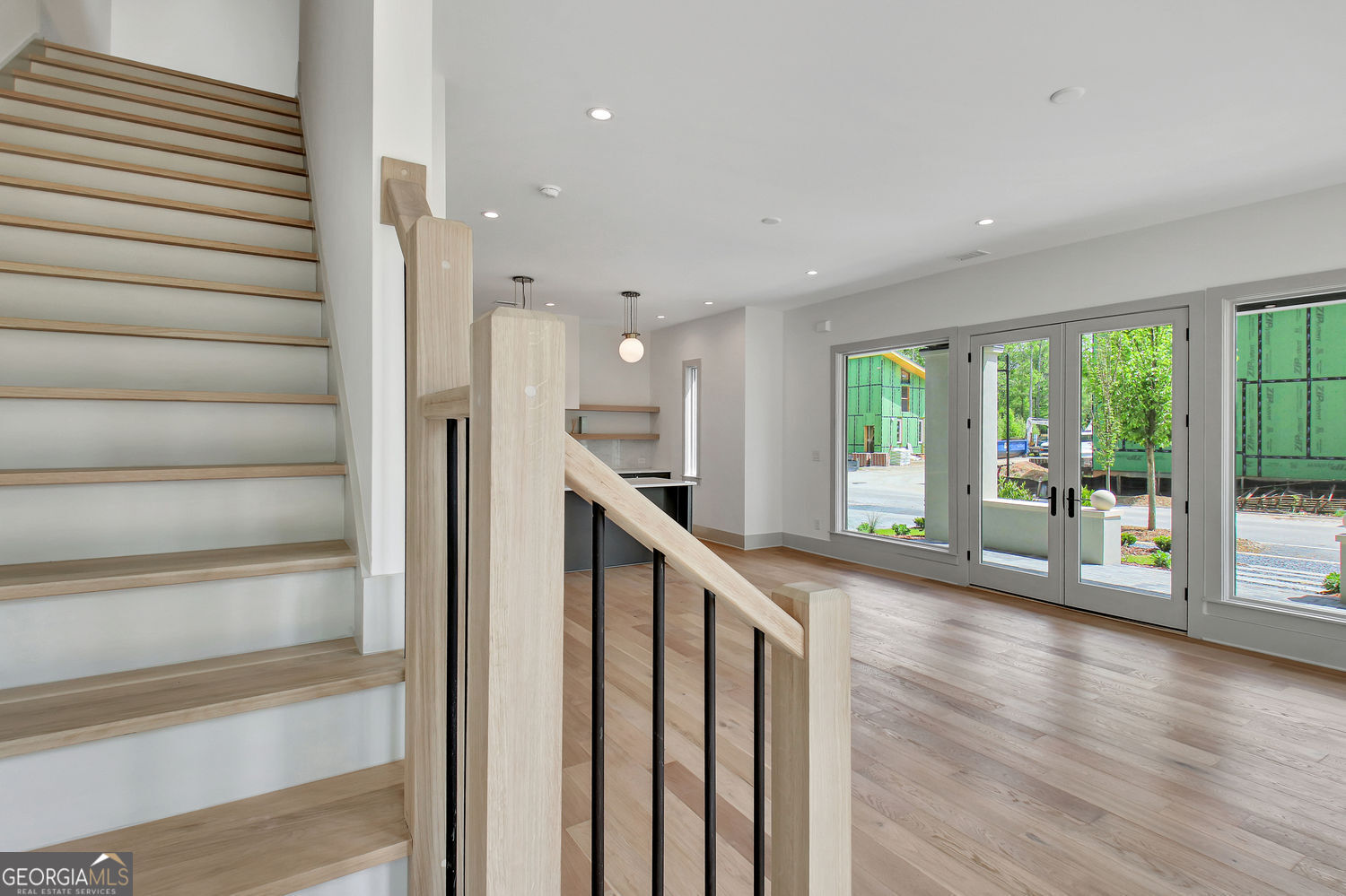 365 2nd Street Property Photo 18