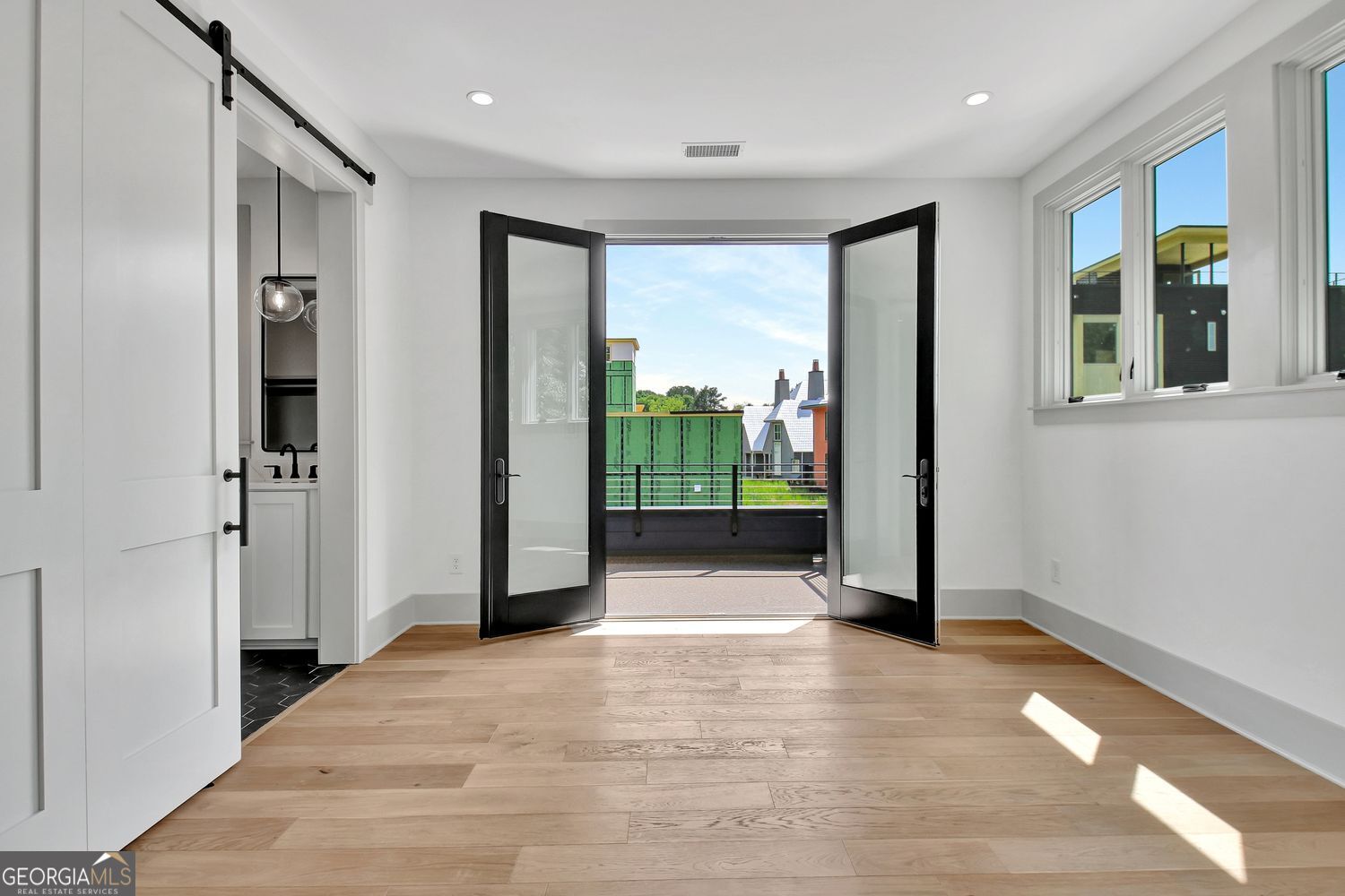 365 2nd Street Property Photo 21
