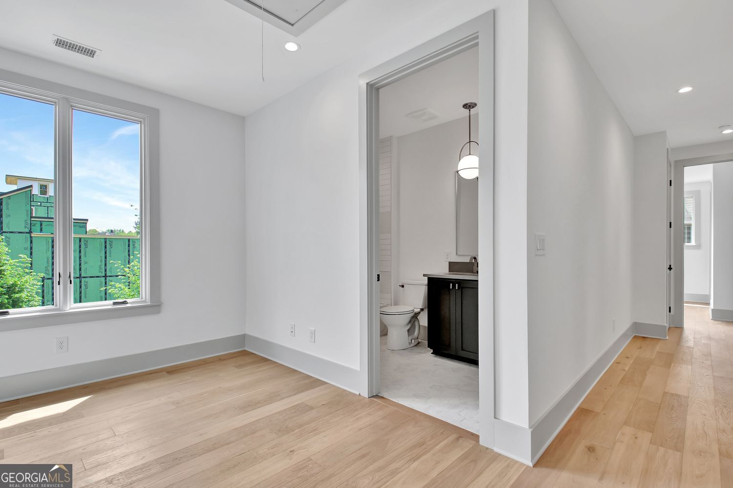 365 2nd Street Property Photo 34