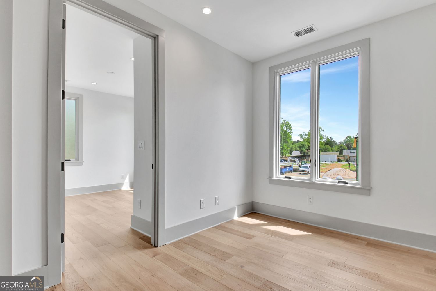 365 2nd Street Property Photo 35