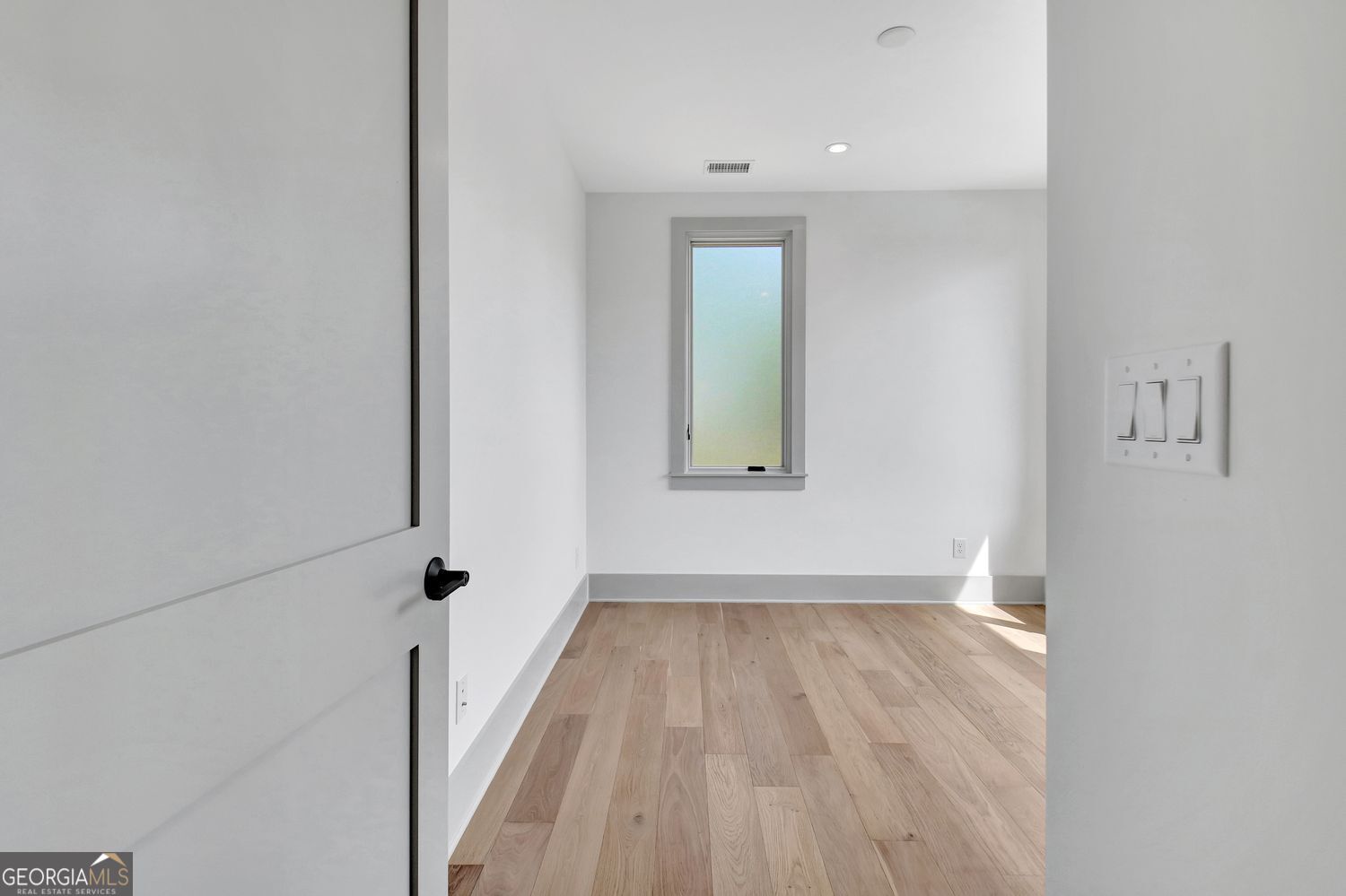 365 2nd Street Property Photo 38