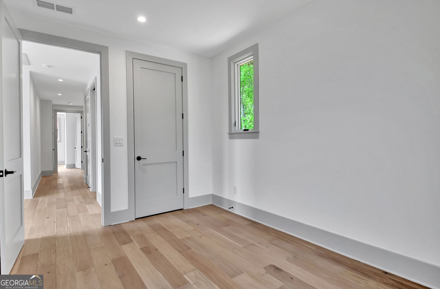 365 2nd Street Property Photo 42