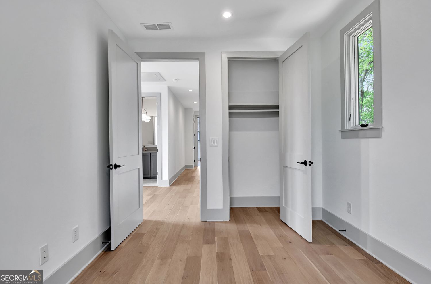 365 2nd Street Property Photo 43