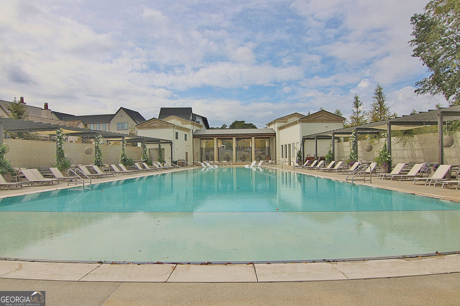 365 2nd Street Property Photo 46
