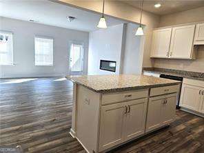 265 Dupont Drive Property Photo 3