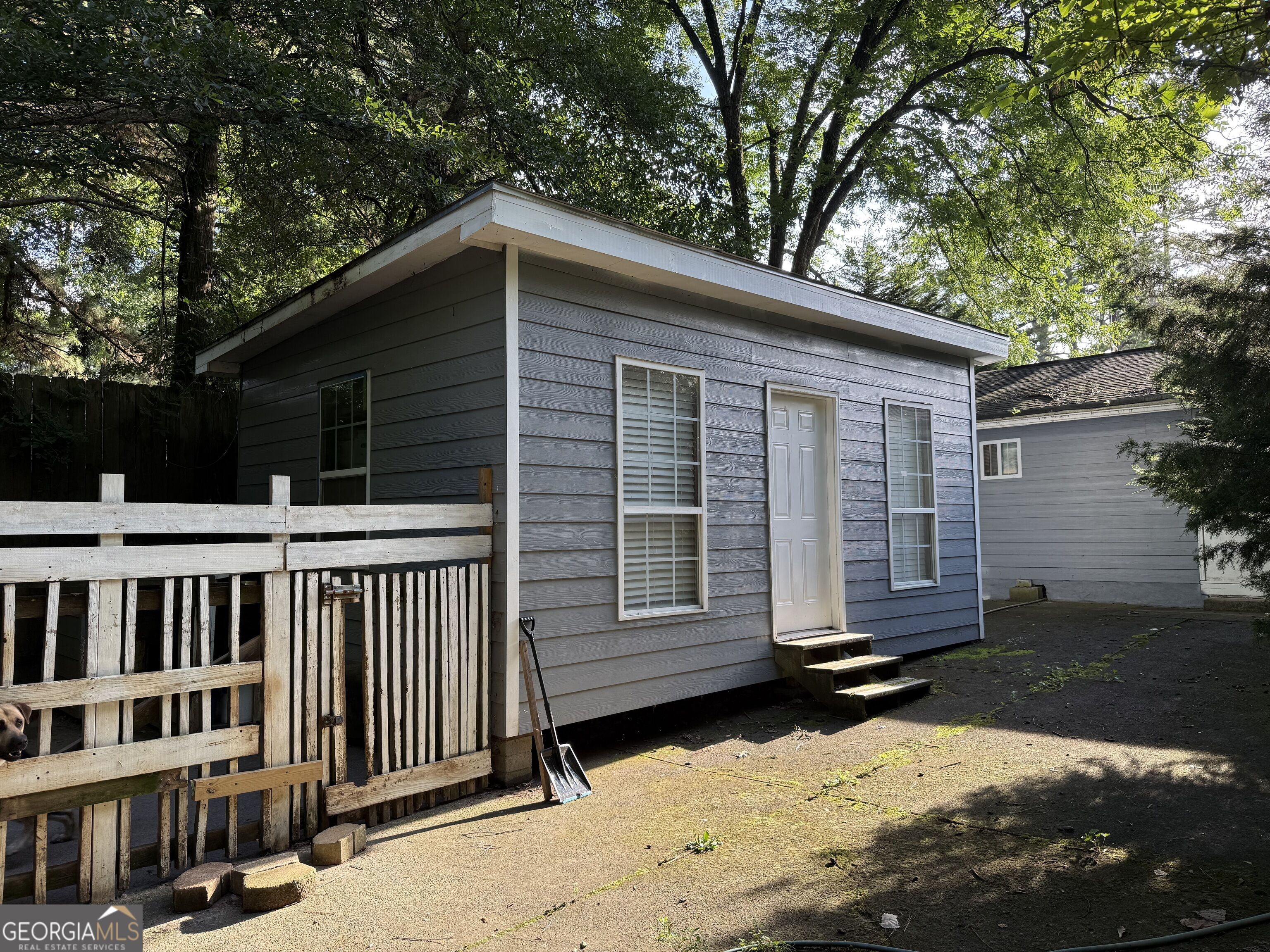 3139 Shallowford Road Property Photo 2