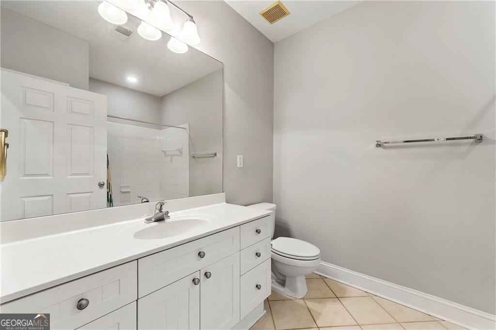 4201 Stratford Commons Property Photo 7