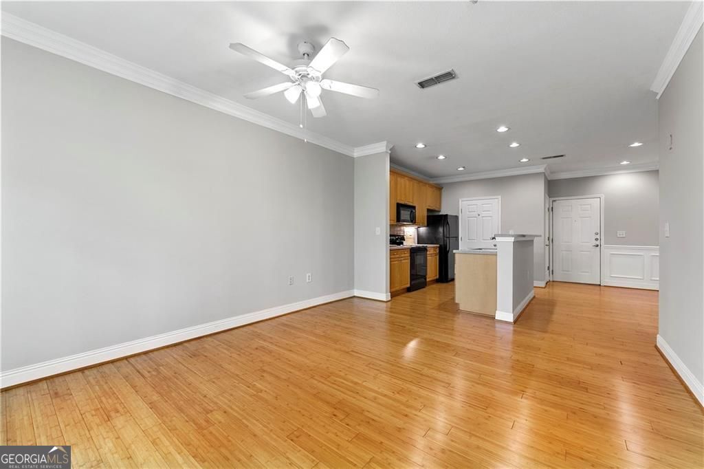 4201 Stratford Commons Property Photo 10