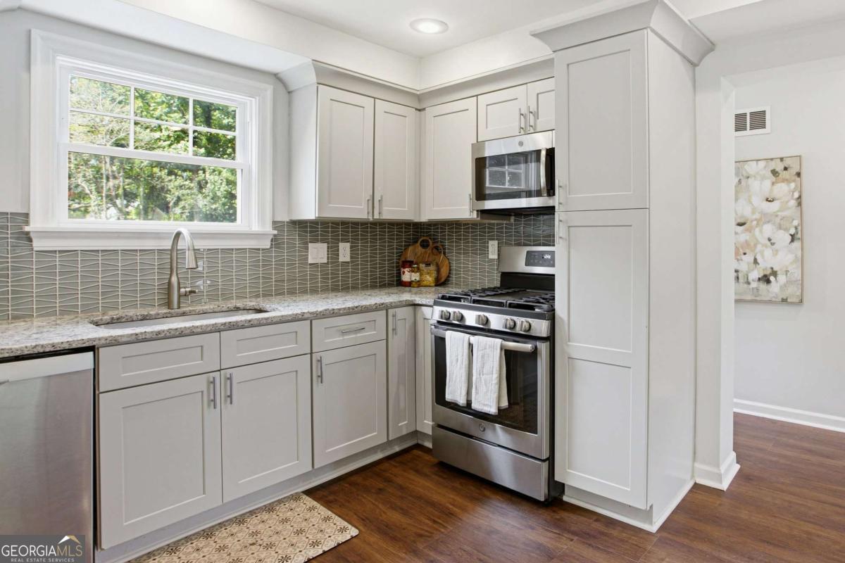 1893 Hamlin Drive Sw Property Photo 10