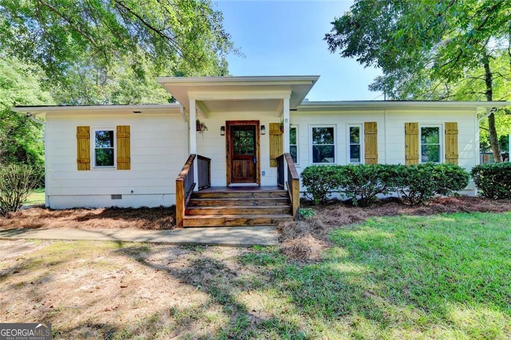 107 Lakeshore Circle Property Photo 6