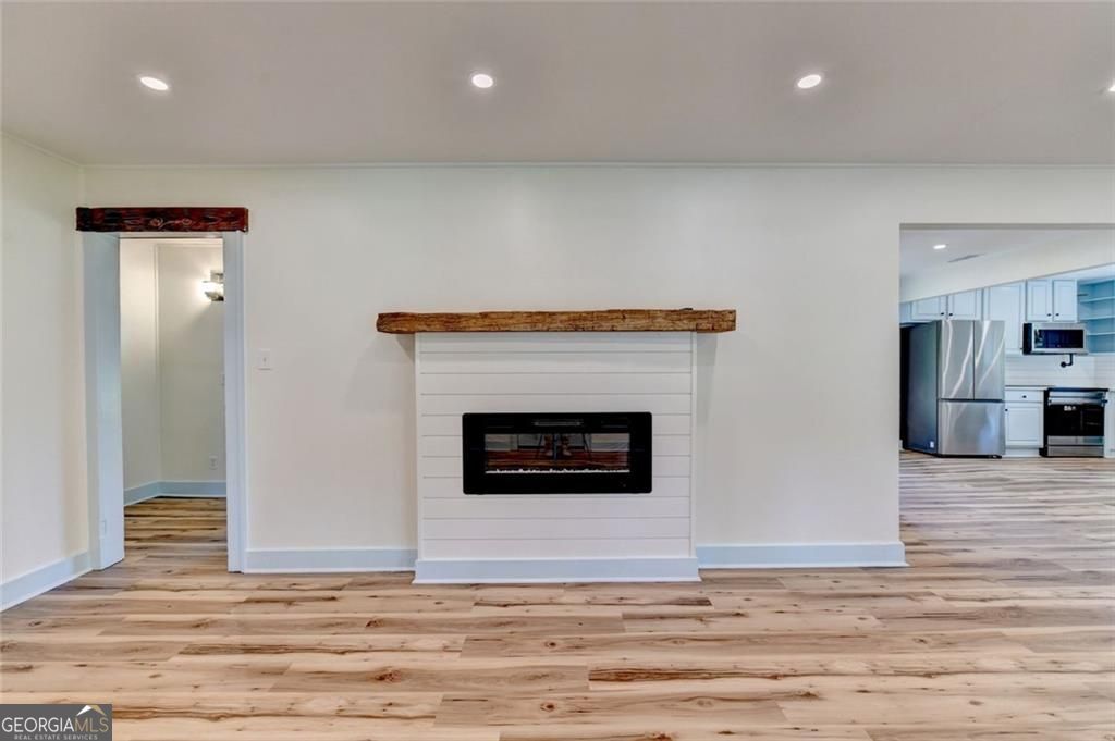 107 Lakeshore Circle Property Photo 10