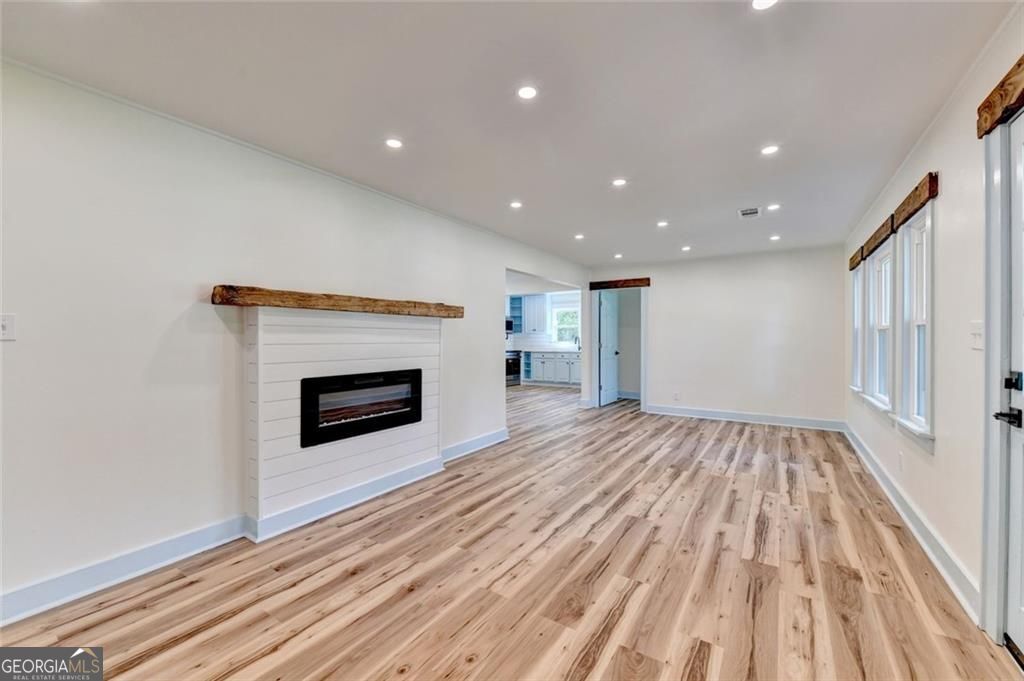 107 Lakeshore Circle Property Photo 12
